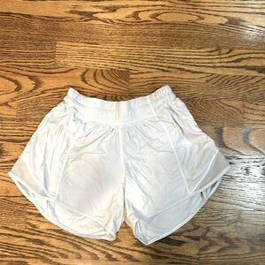 Lululemon Hotty Hot: size 2, 4 inches, white